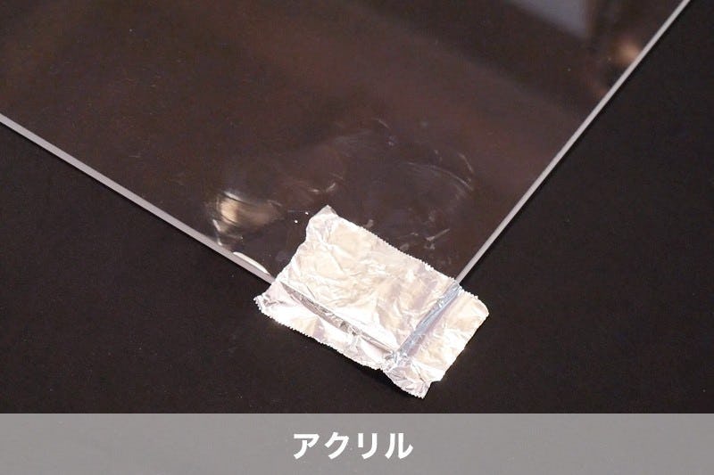ネイルテーブルの天板】ガラスのテーブルトップが良い理由