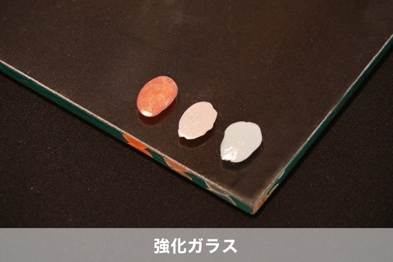 ネイルテーブルの天板】ガラスのテーブルトップが良い理由