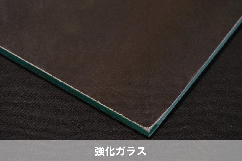 ネイルテーブルの天板】ガラスのテーブルトップが良い理由