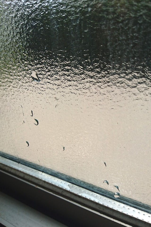 複層ガラスが内部結露した事例(1)