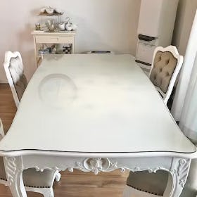 レストランのテーブルにテーブル天板 強化ガラス(ハイクリア)が使用された事例(1)