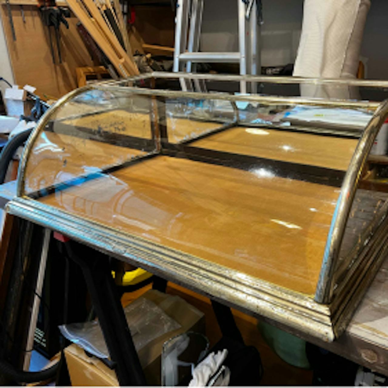 ガラスのショーケースを造作した事例