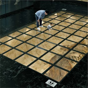 床用ガラス - 使用事例：博物館の床下展示に