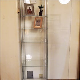 フロートガラス(単板透明ガラス) - 使用事例：棚板の増設・店舗の陳列棚に