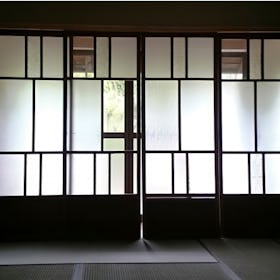 すりガラス(曇りガラス) - 使用事例:障子用ガラスに①