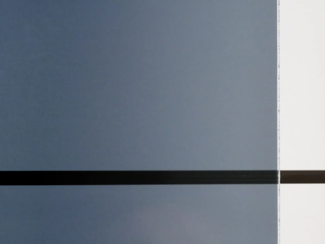 フィルムガラス - 遮熱スモークフィルム(シルバースモーク20)