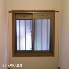 結露防止ガラス ライト (Low-E スリムペアガラス) - 使用事例：トイレの窓に