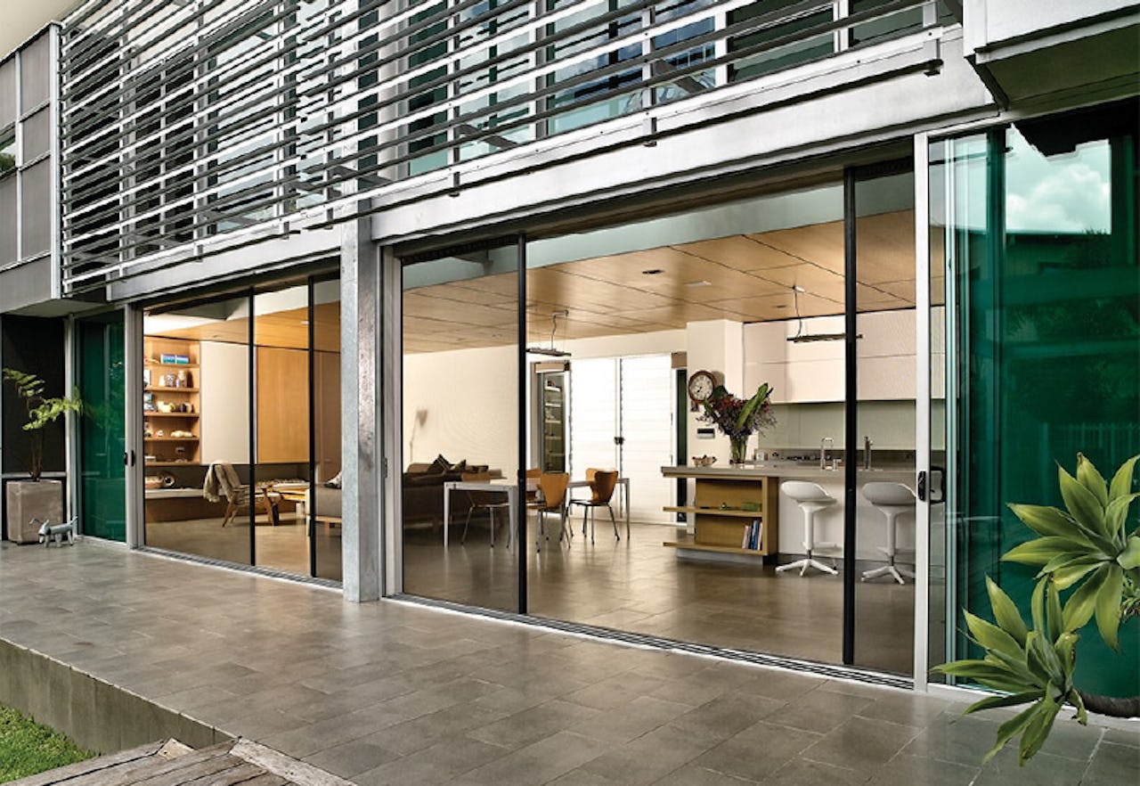 大開口・窓の網戸「Centor スクリーンシステム」 - テラスの窓に使用した事例