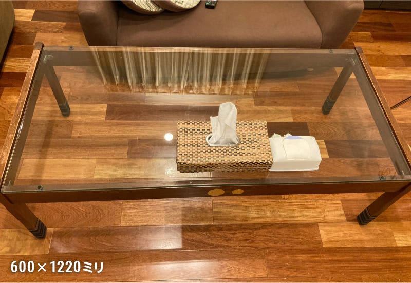 テーブル天板用強化ガラス(クリア) - 使用事例：リビングのテーブルトップに