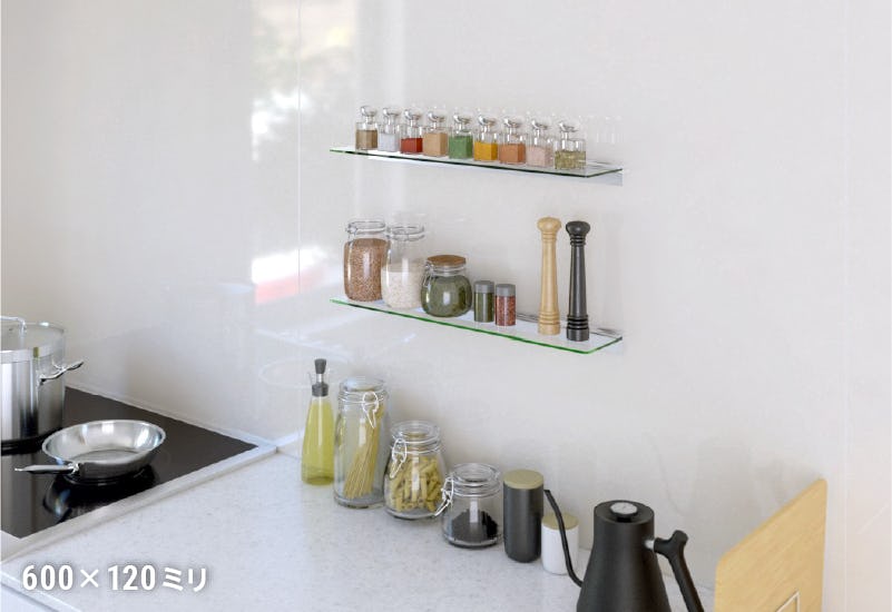 キッチンの調味料置き場に「強化ガラス：シェルフセット(レールタイプ)」を使用した事例