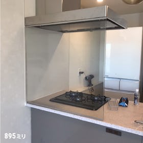 コの字チャンネル・L字アングル - 使用事例:キッチンの間仕切りに