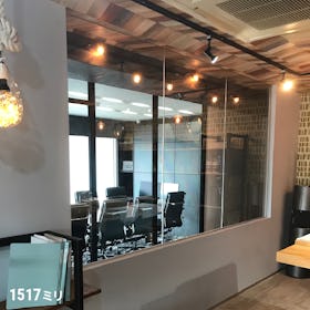 コの字チャンネル・L字アングル - 使用事例:店舗の間仕切りに