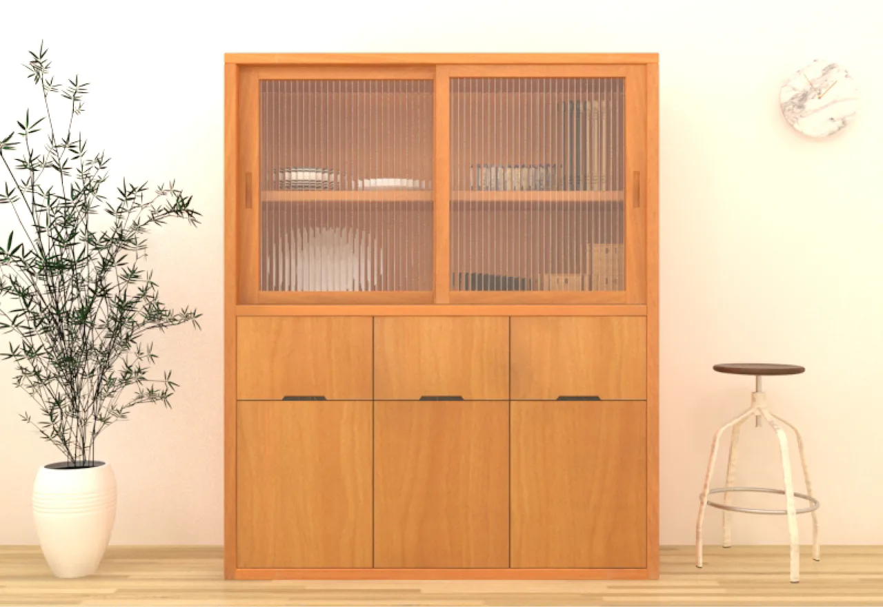 モールガラスの使用事例／食器棚扉に