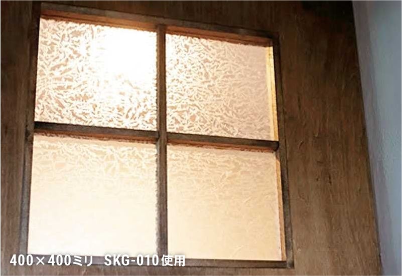 昭和型板ガラス - 使用事例：木製のドア窓に①