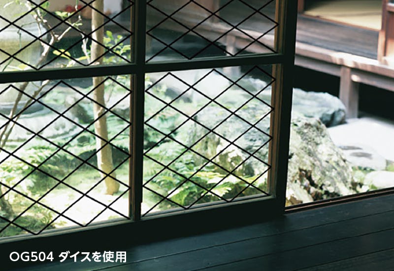 ガラス引き戸にシンプルな住宅用ステンドグラス「ラインアート」を使用した事例