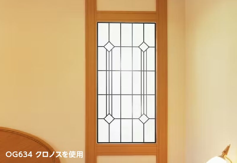 窓ガラスにシンプルな住宅用ステンドグラス「ラインアート」を使用した事例(2)