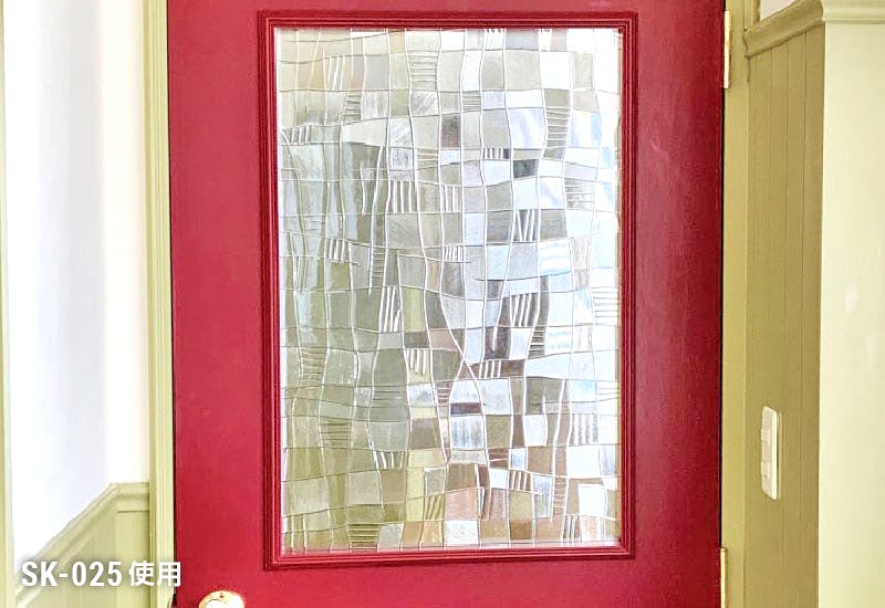 木製のガラス戸に「希少在庫 昭和型板ガラス」を使用した事例