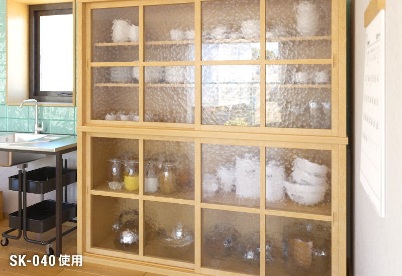 食器棚に「希少在庫 昭和型板ガラス」を使用した事例