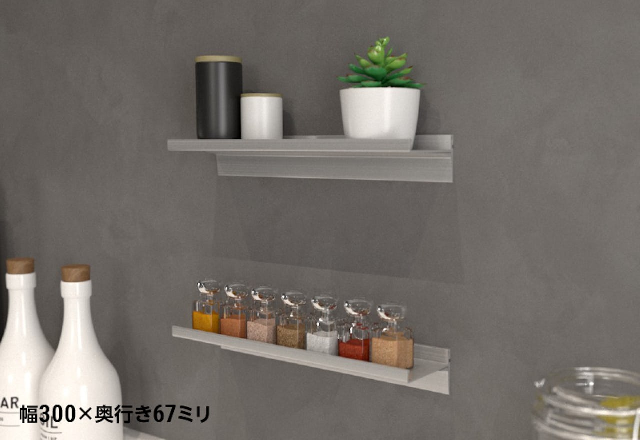 キッチンのスパイスラックに、アルミ棚板のウォールシェルフを設置した事例