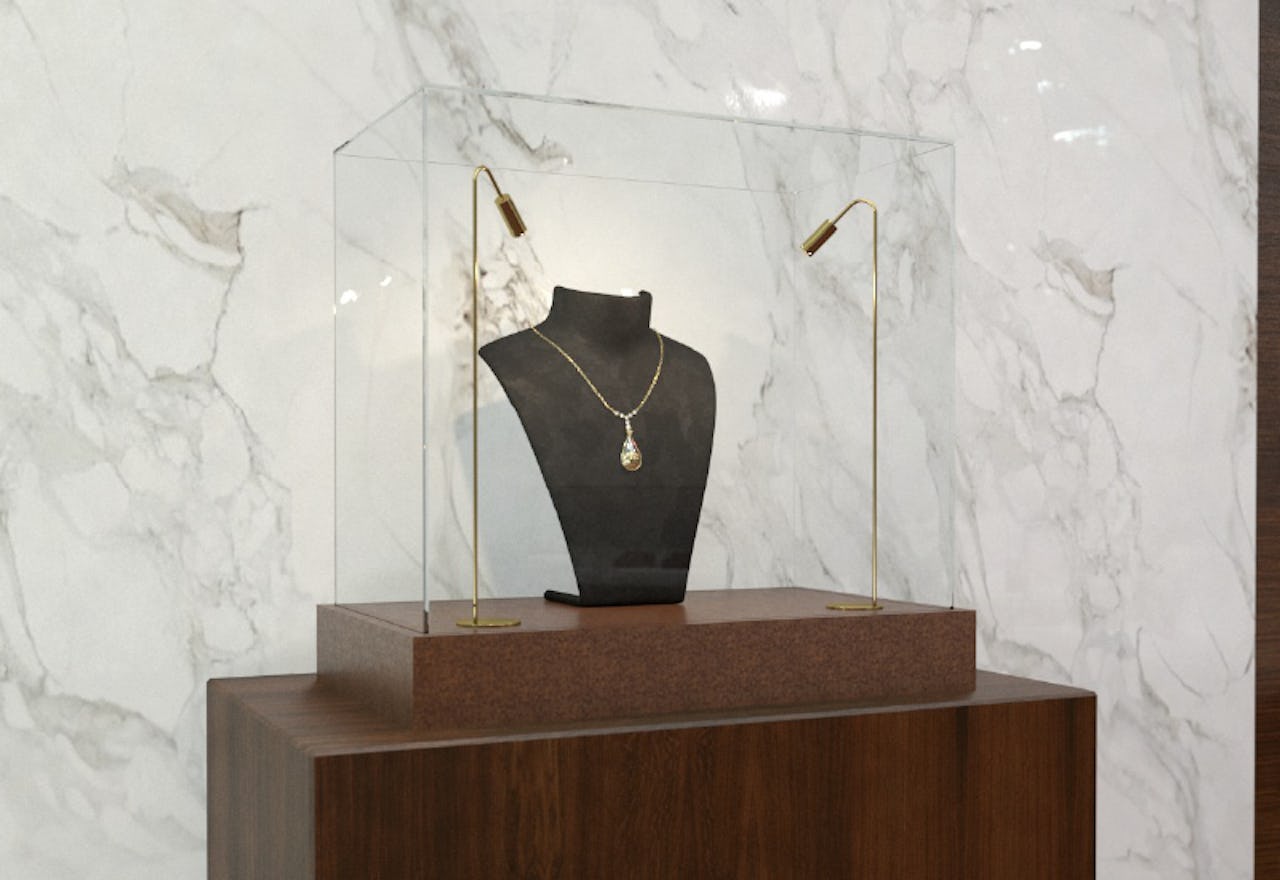 宝石店の卓上ケースに、「オーダーメイドできるガラスショーケース」を使用した事例