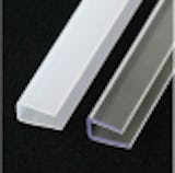 <span style="font-size:20px;"><b>ポリカチャンネル</b></span><span style="font-size:20px;"><br />
<span style="font-size:16px;">ガラス戸や中空ポリカのカバー材に。-40℃～+125℃の温度にも耐える、高強度・高耐久の樹脂素材。</span> </span>