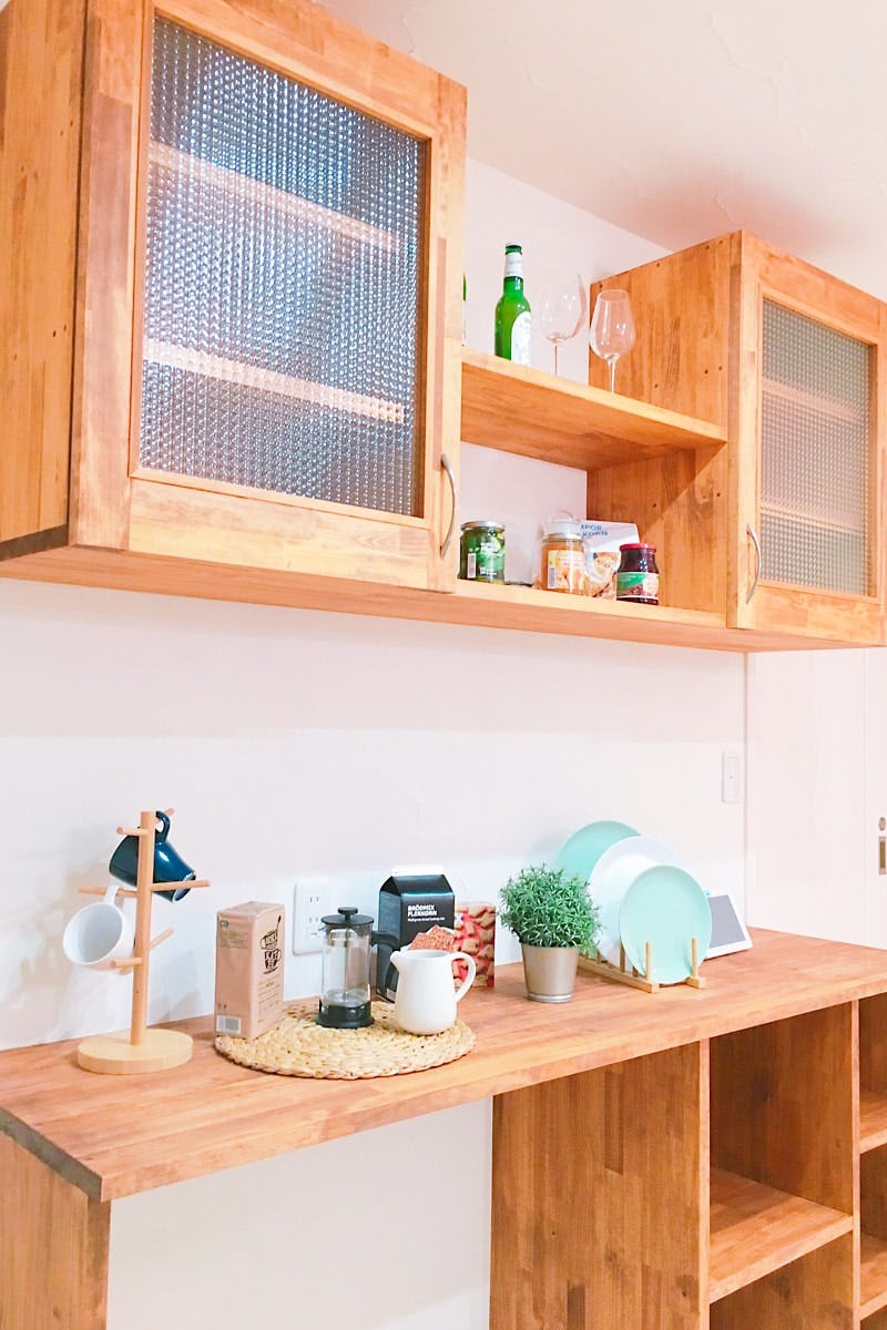 カフェ風の食器棚に！デザインガラスの「CHG-002 チェッカーガラス