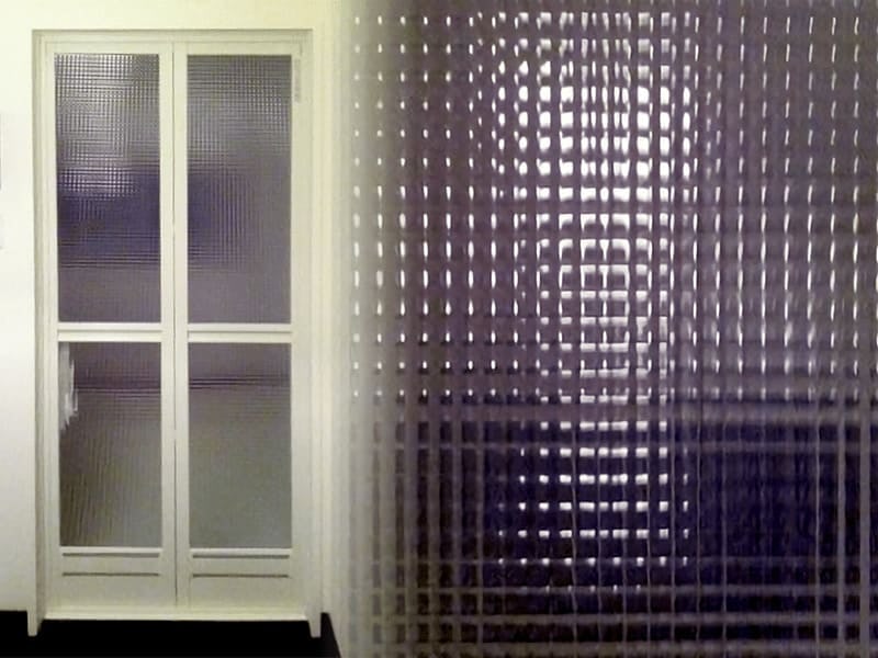 ドアの上の欄間(らんま)に｢レースガラス(LFG-023)｣を設置した事例