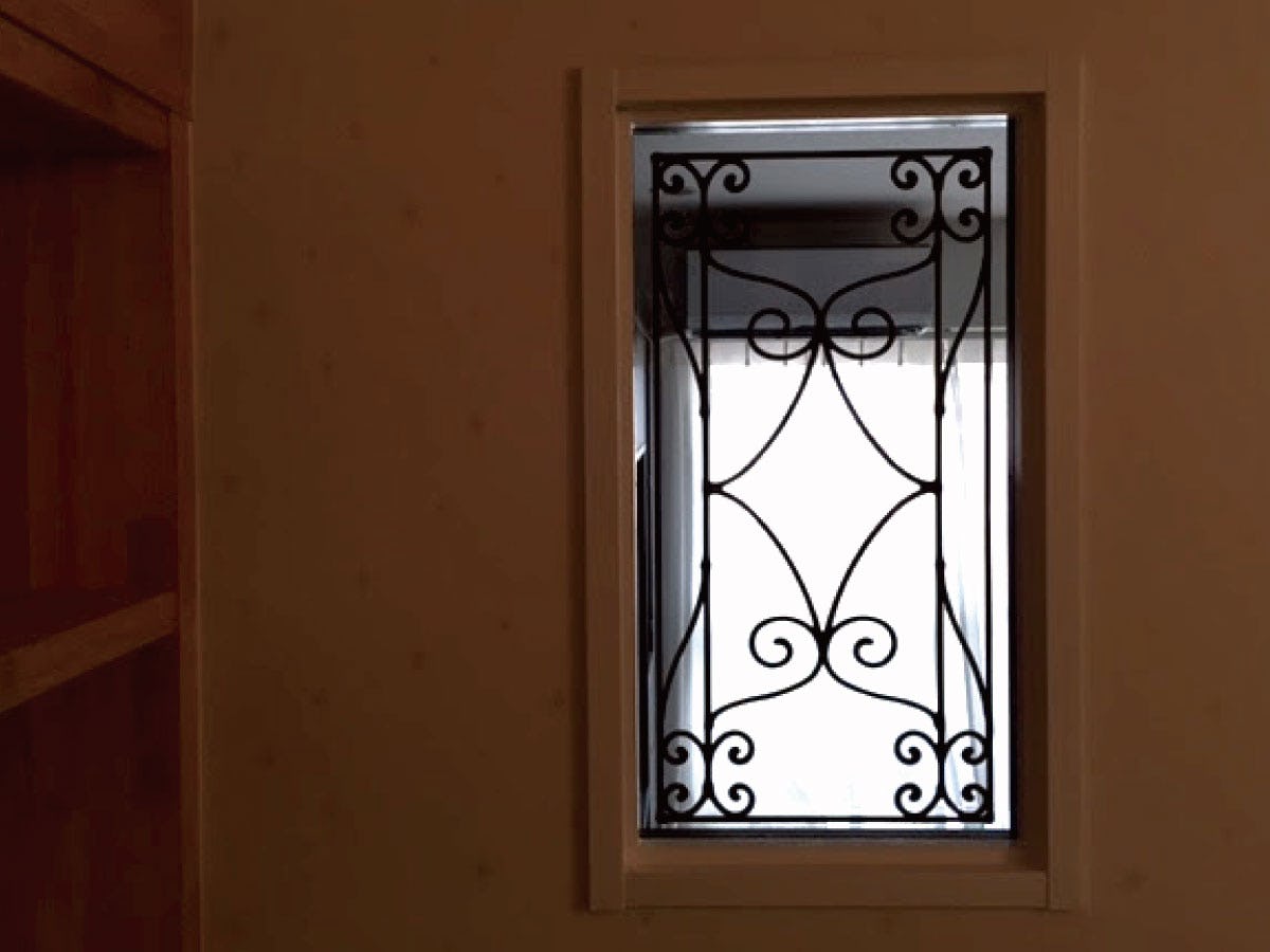「ラインアートOG515」を設置した室内窓の様子(1)