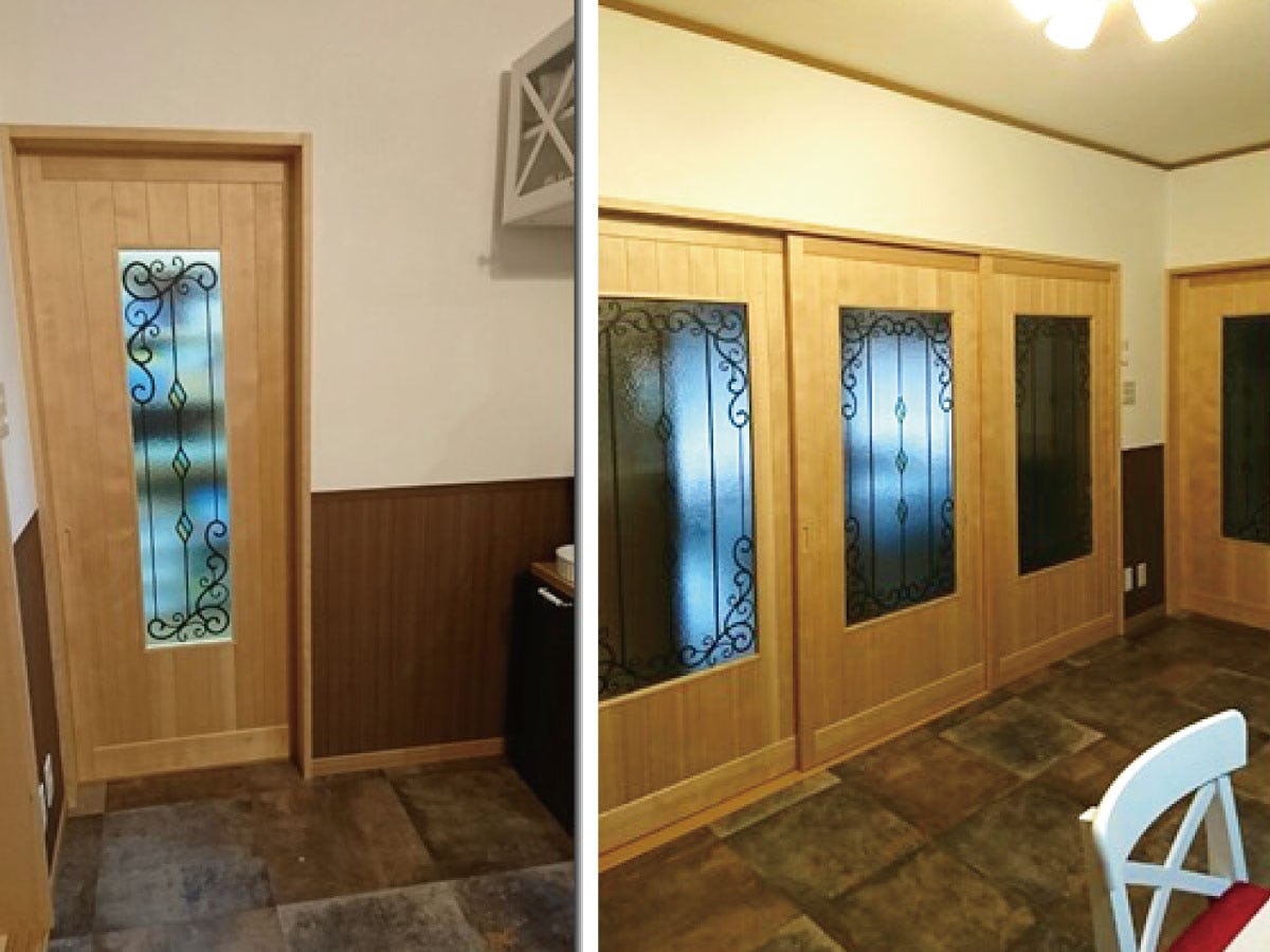 玄関扉とドア窓に使用した「ラインアートカラーLC05/LC06」