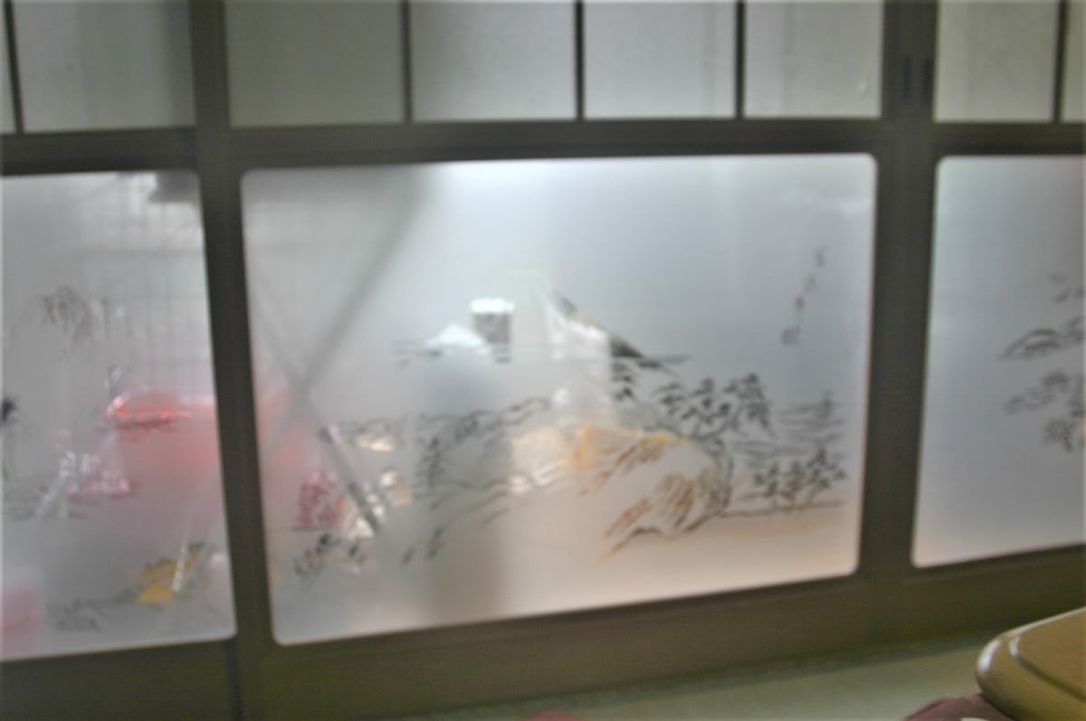 障子窓に使用した「障子用ガラス」-富陵草樹（ふりょそうじゅ）