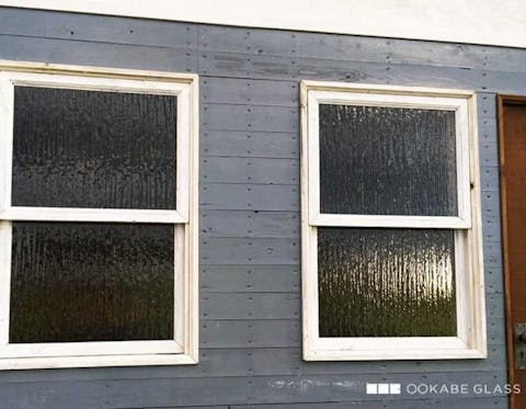 外窓に使用した例／シルヴィ／おすすめの波ガラス(波打ち・波板ガラス)
