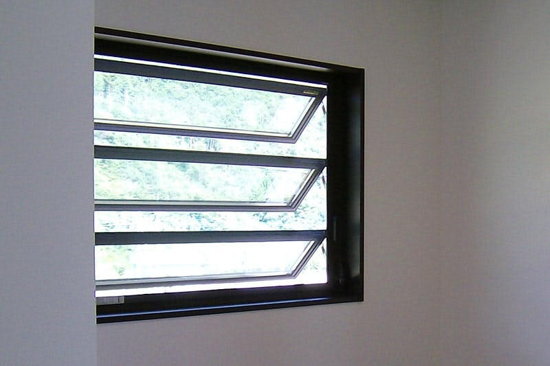 ルーバー窓の画像