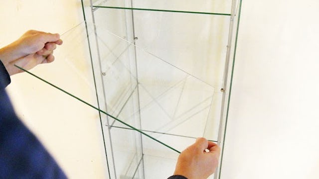 IKEA「デトルフ」に「ガラス棚板」を増設する方法