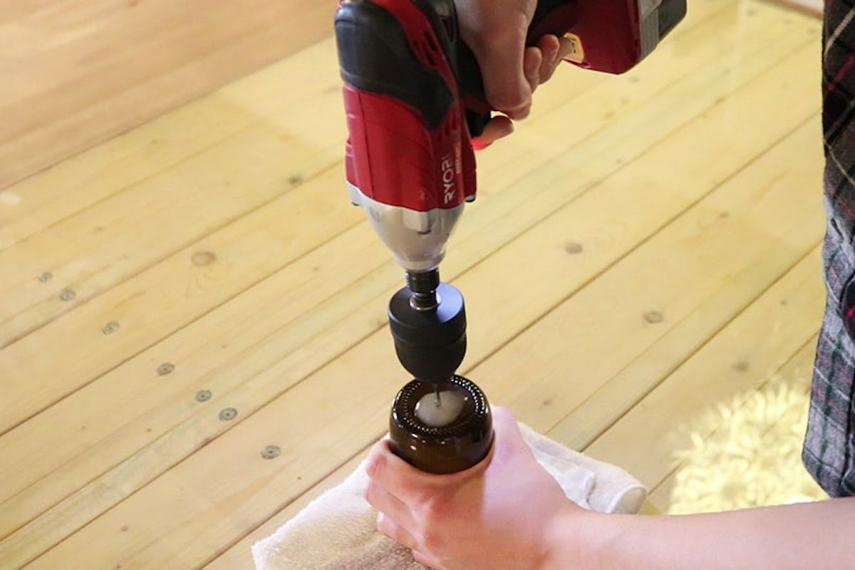 ガラス瓶 に 穴あけ はできる 実際に工具を使って穴をあけてみた オーダーガラス板 Com ガラス瓶 に 穴あけ はできる 実際に工具を使って穴をあけてみた オーダーガラス板 Com