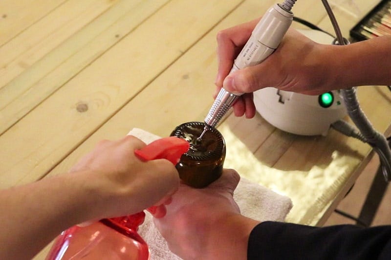 ガラス瓶 に 穴あけ はできる 実際に工具を使って穴をあけてみた オーダーガラス板 Com ガラス瓶 に 穴あけ はできる 実際に工具を使って穴をあけてみた オーダーガラス板 Com