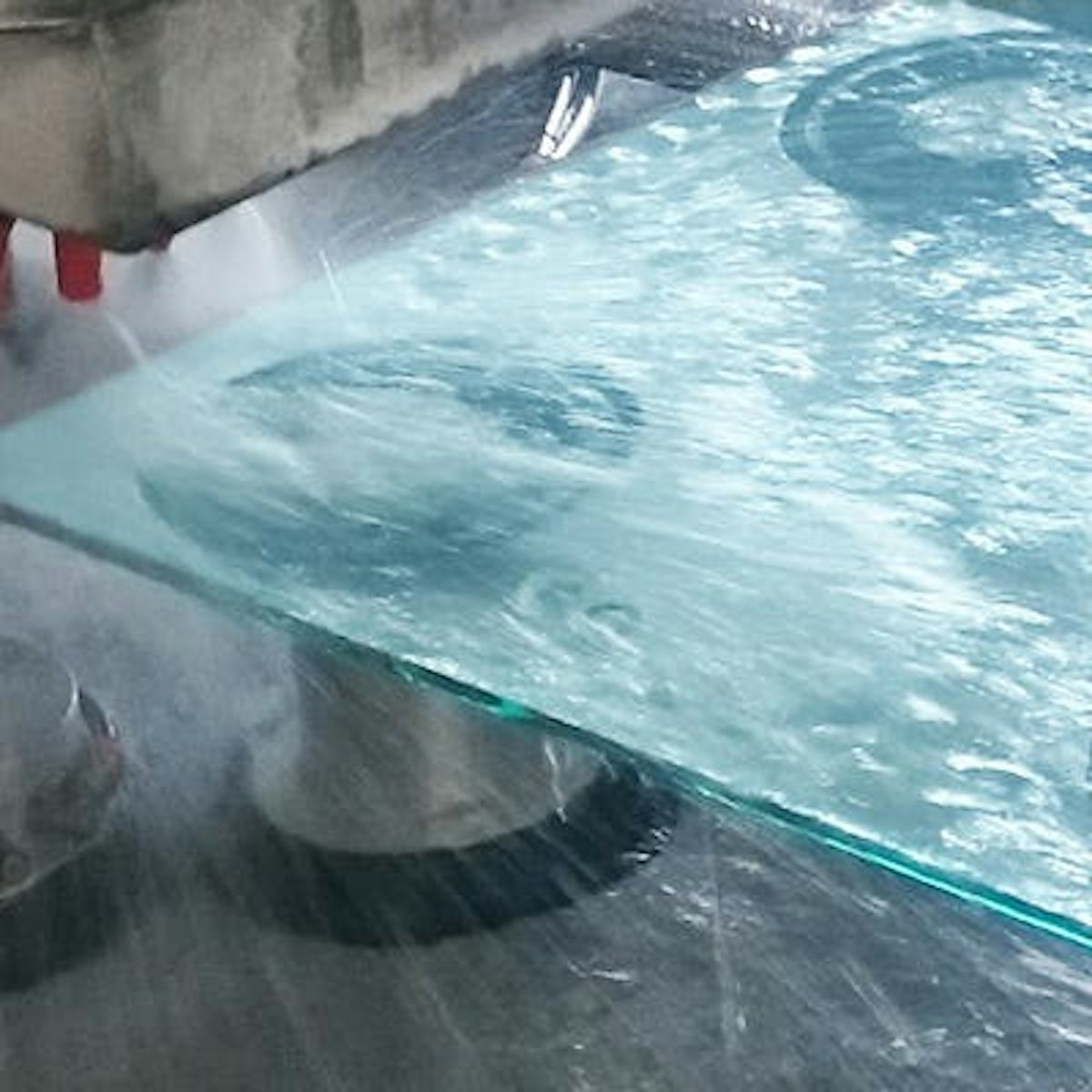 ガラスのフロスト加工の様子