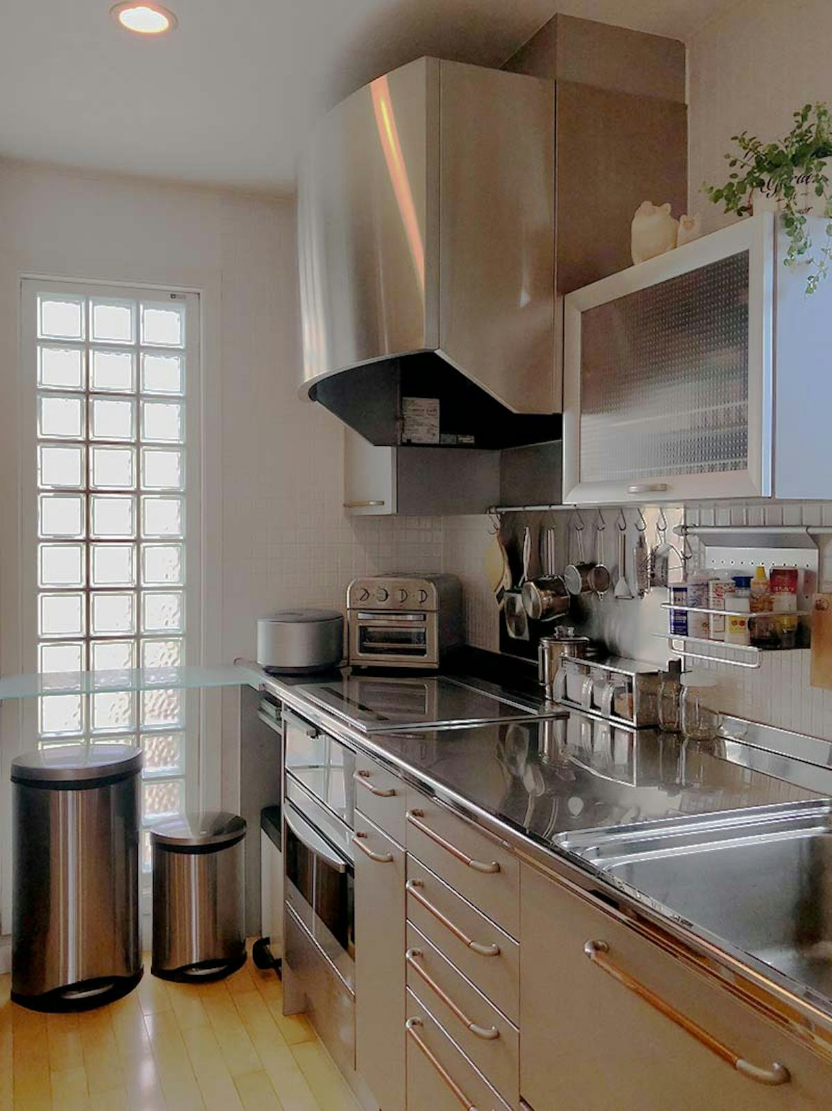 キッチンの作業台にフロストガラスを設置/KT様(1)