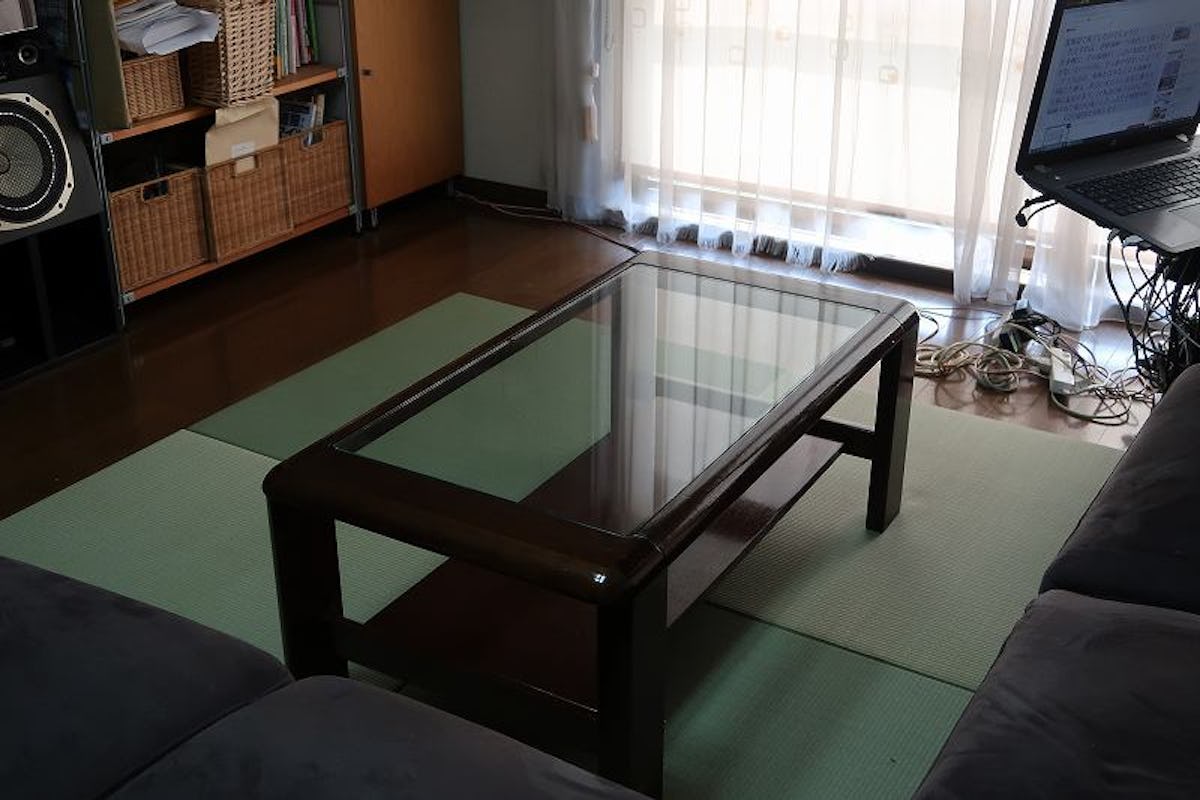 リビングローテーブルの天板/四角形・4辺枠支えの事例