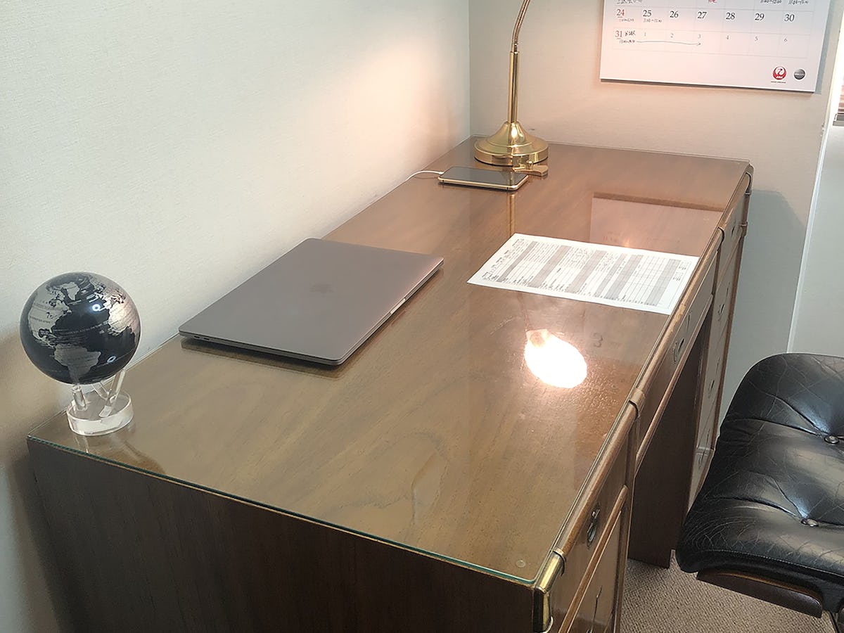 当店でオフィス・パソコンデスクの天板を注文したお客様事例ー四角形・通常の高さの机／天板を平置き