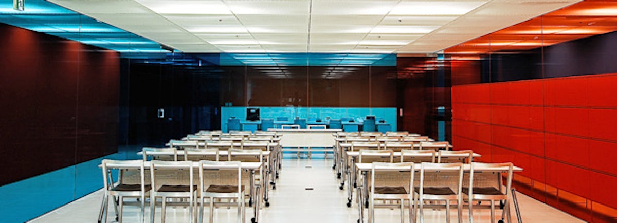 「カラー合わせガラス」の施工事例