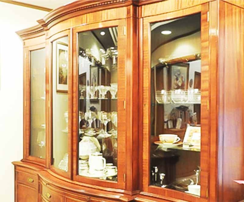 家具のガラスに曲げ加工