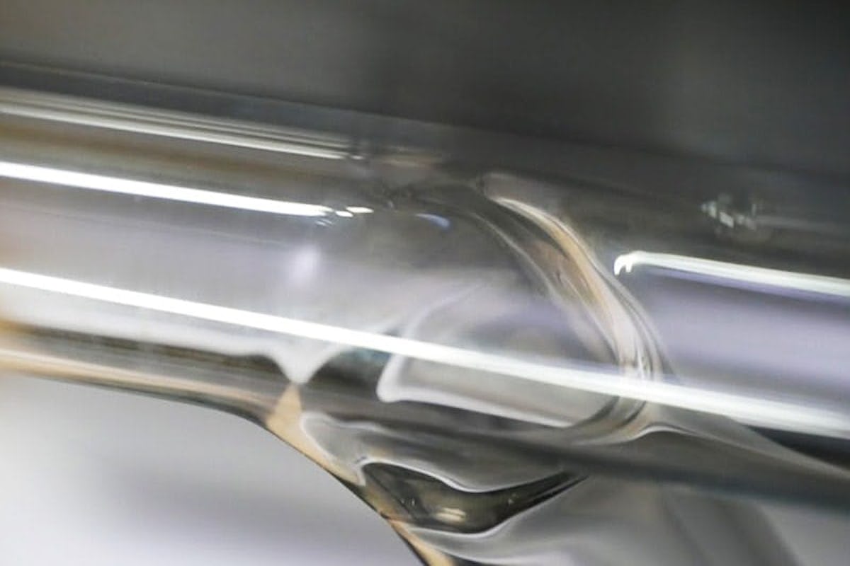 ガラスの「T字管」の接着部の見え方