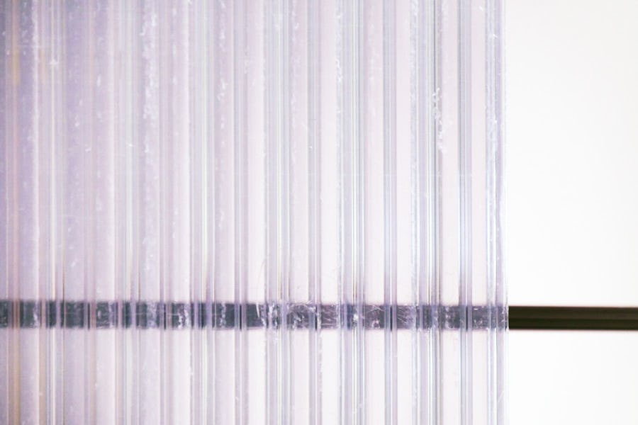 中空ポリカ ツインカーボ タフネス クリア 16ミリ｜オーダーガラス板.com